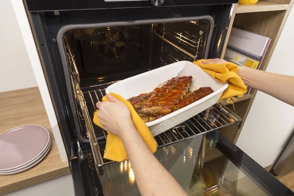 Gorenje BO6735E02XK0 ugradna rerna